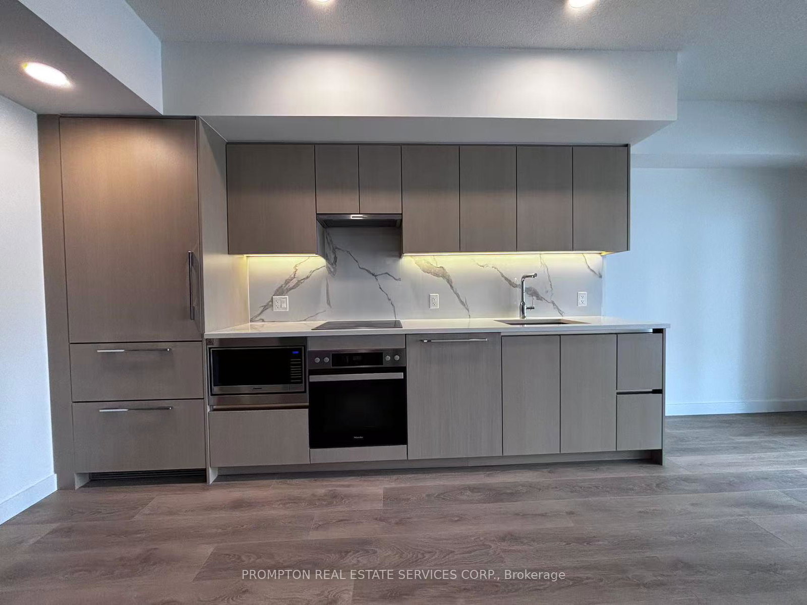 3-concord-cityplace-way-toronto-ontario-c12487027