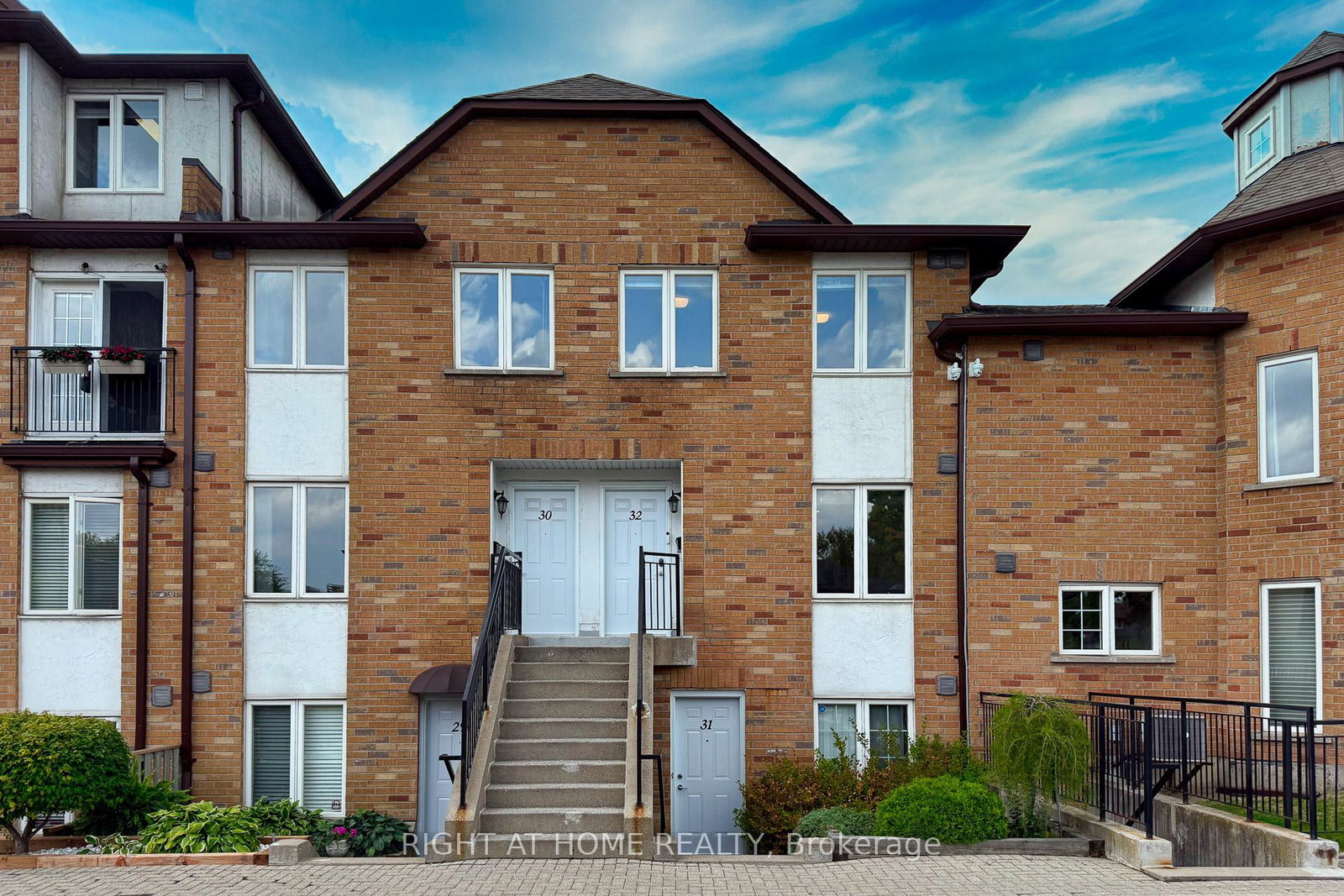 988-sheppard-avenue-w-toronto-ontario-c12487246