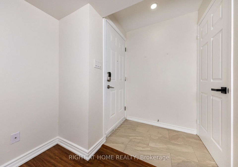 988-sheppard-avenue-w-toronto-ontario-c12487246