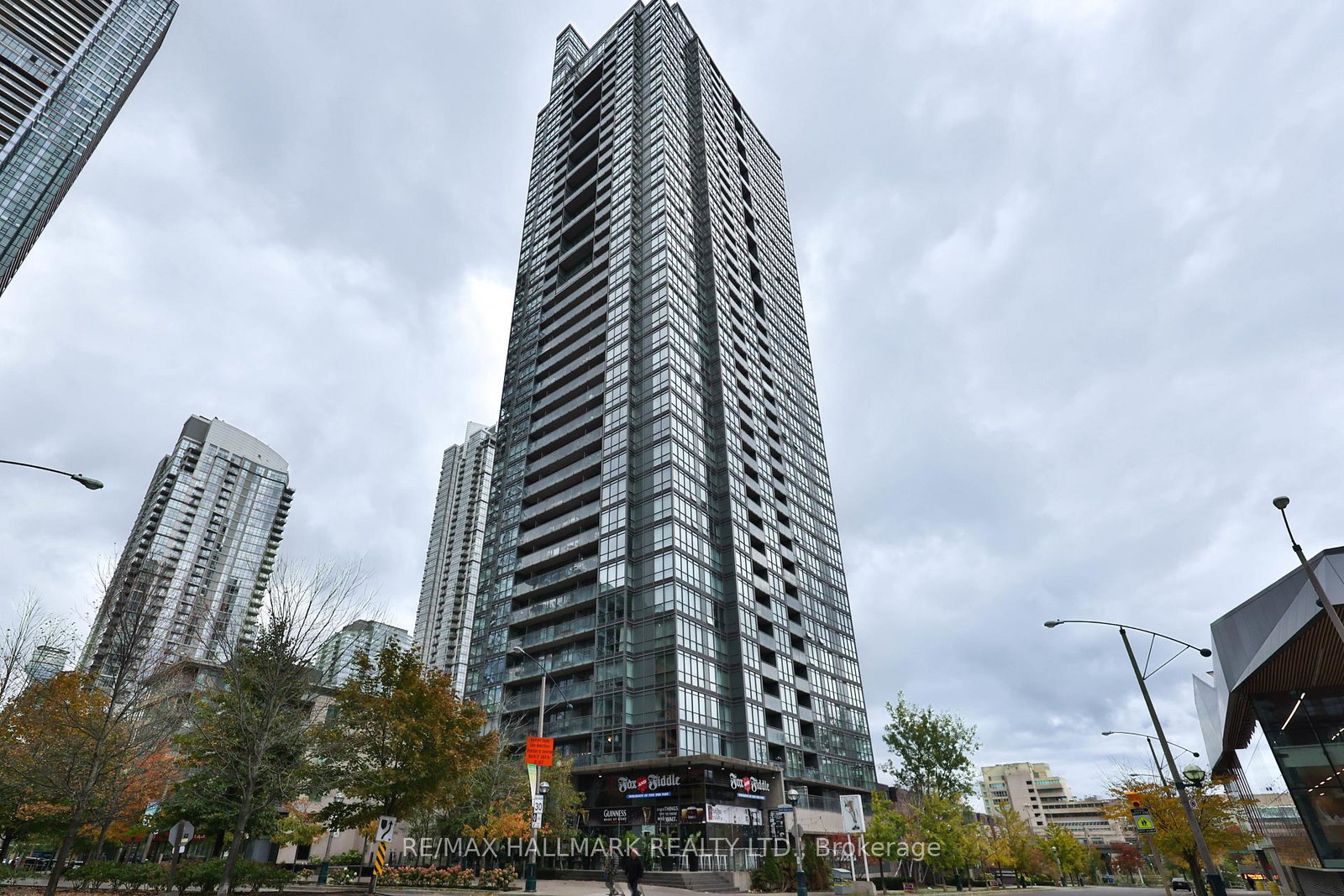 15-fort-york-boulevard-toronto-ontario-c12488618