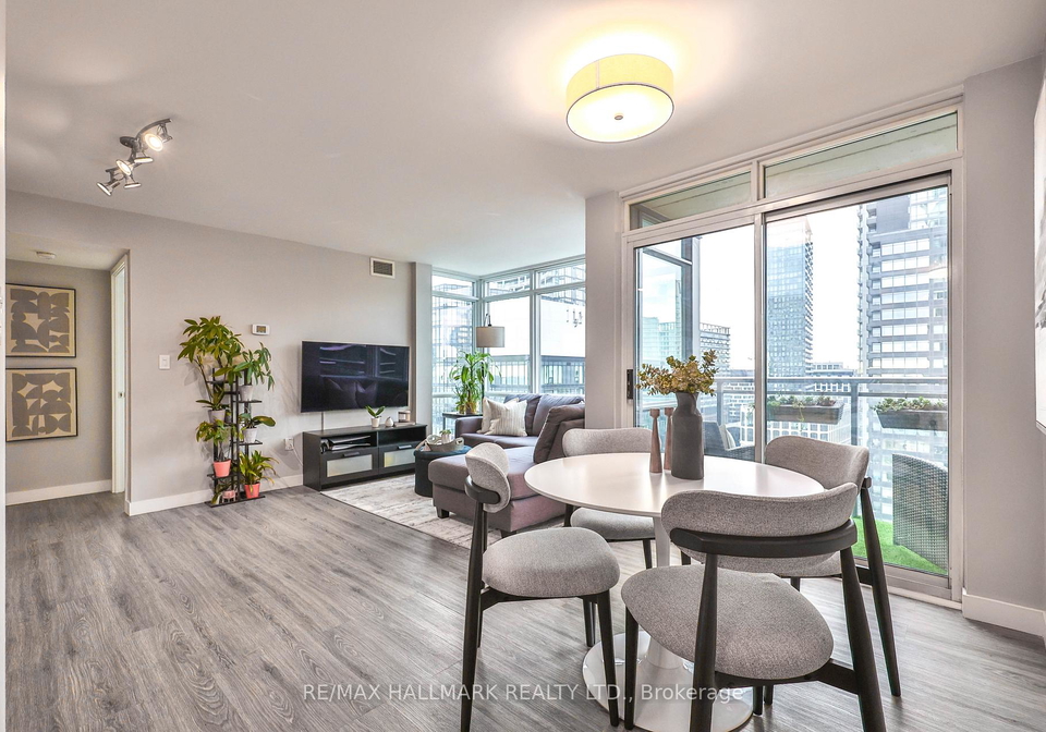 15-fort-york-boulevard-toronto-ontario-c12488618