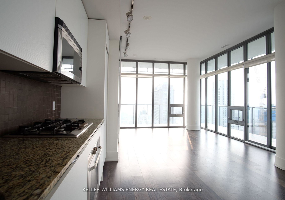 33-charles-street-e-toronto-ontario-c12488760