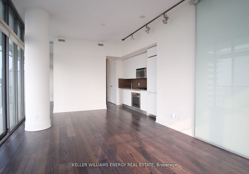 33-charles-street-e-toronto-ontario-c12488760
