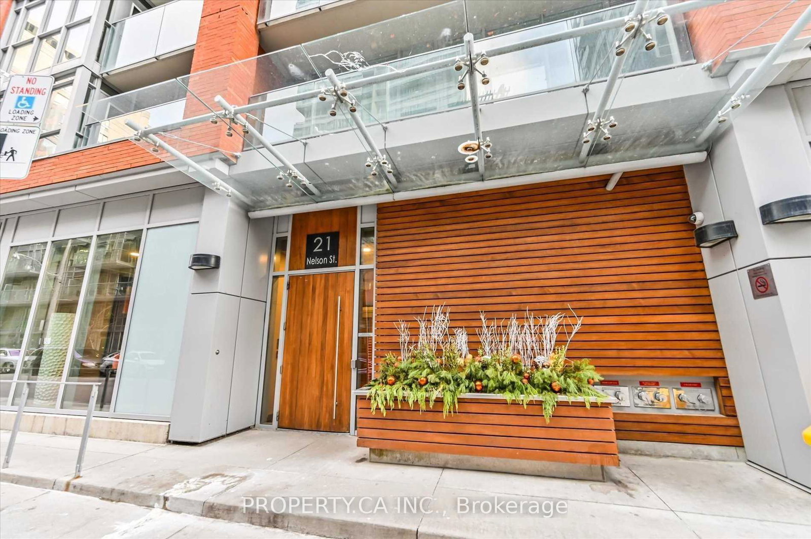 21-nelson-street-toronto-ontario-c12489380