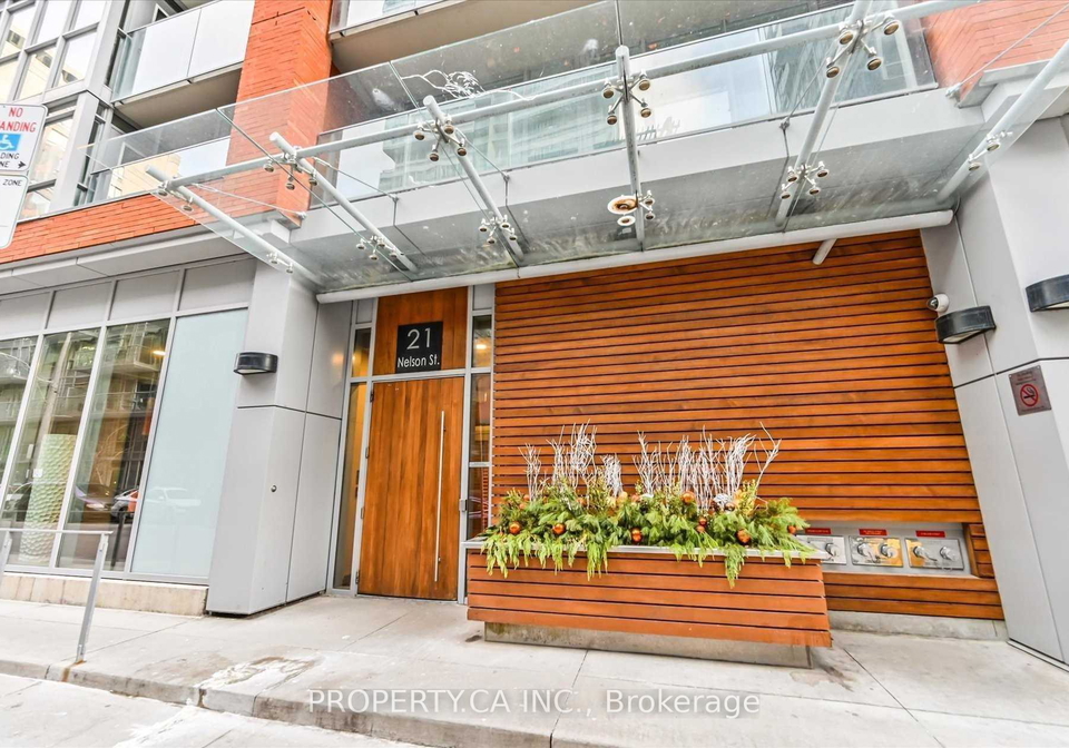 21-nelson-street-toronto-ontario-c12489380