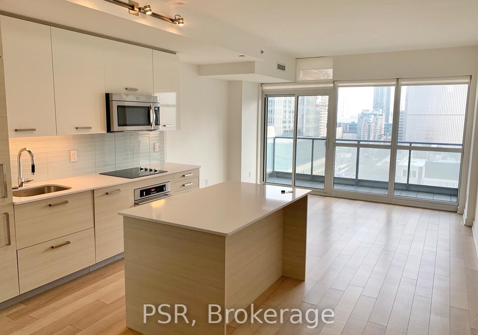210-simcoe-street-toronto-ontario-c12489664