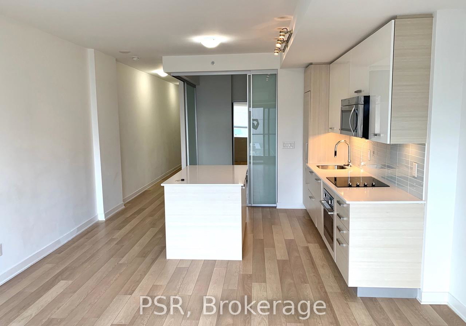 210-simcoe-street-toronto-ontario-c12489664