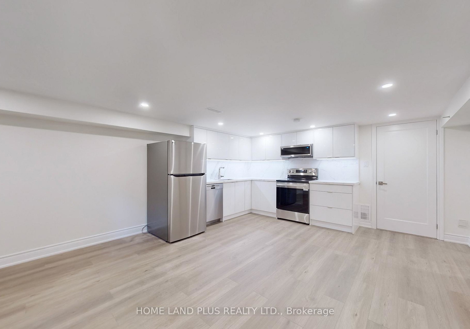 386-princess-avenue-north-york-ontario-c12490340