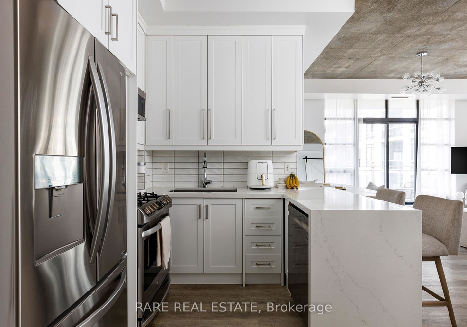 23-brant-street-toronto-ontario-c12490632