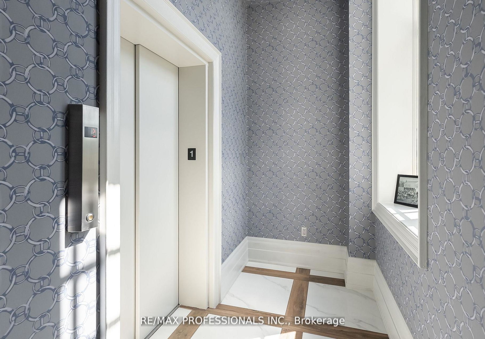 1111-avenue-road-toronto-ontario-c12491036