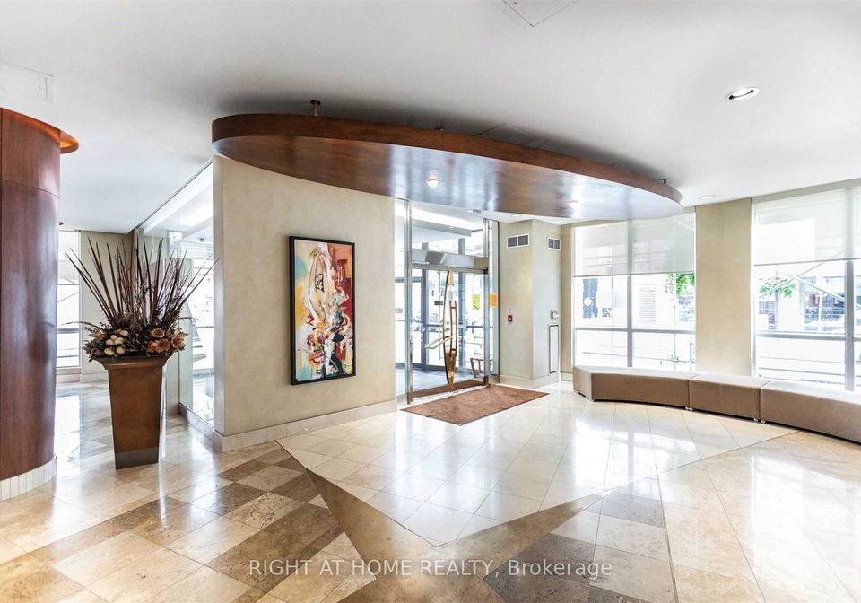 168-simcoe-street-toronto-ontario-c12492268