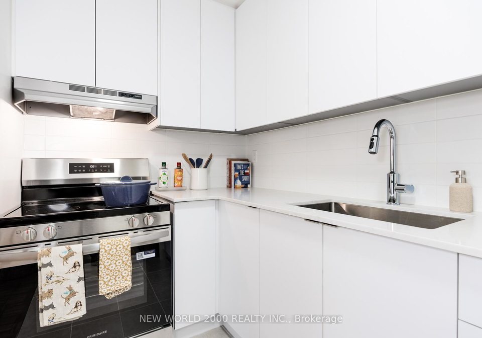 101-roehampton-avenue-toronto-ontario-c12493744