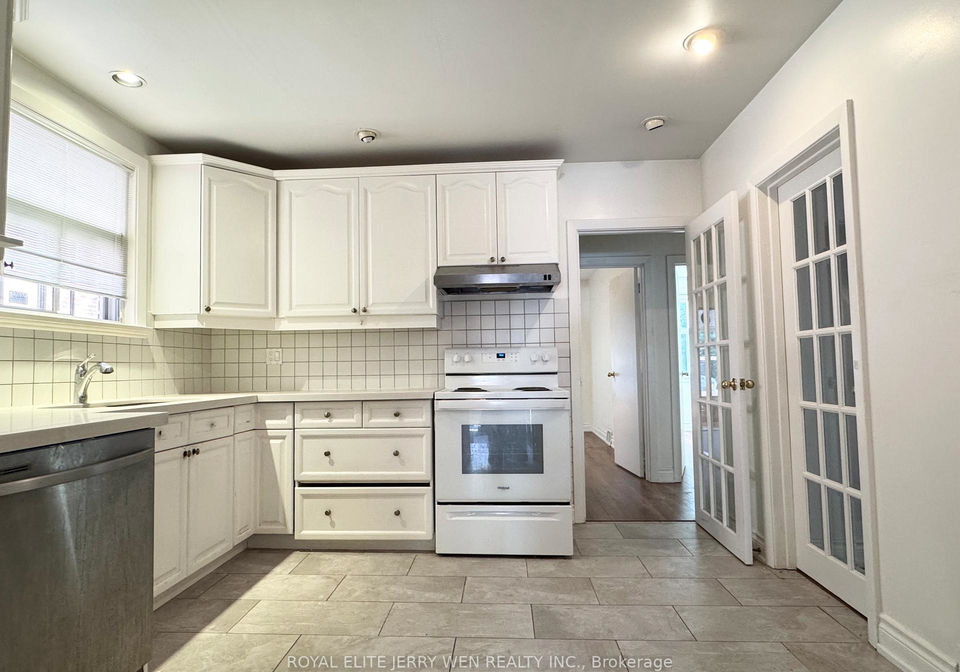 391-glengarry-avenue-toronto-ontario-c12493926
