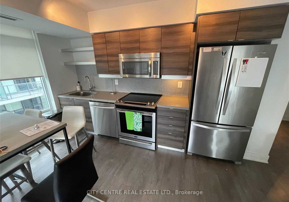525-adelaide-street-w-toronto-ontario-c12494316