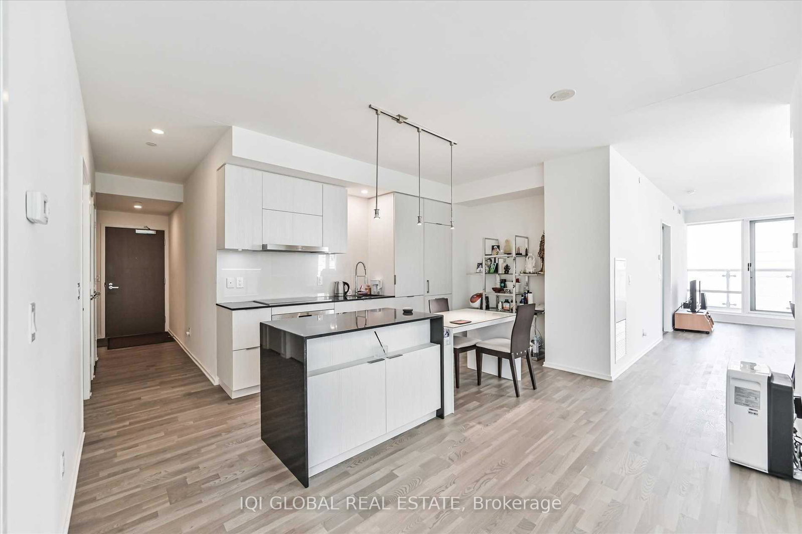 1-bloor-street-e-toronto-ontario-c12494330