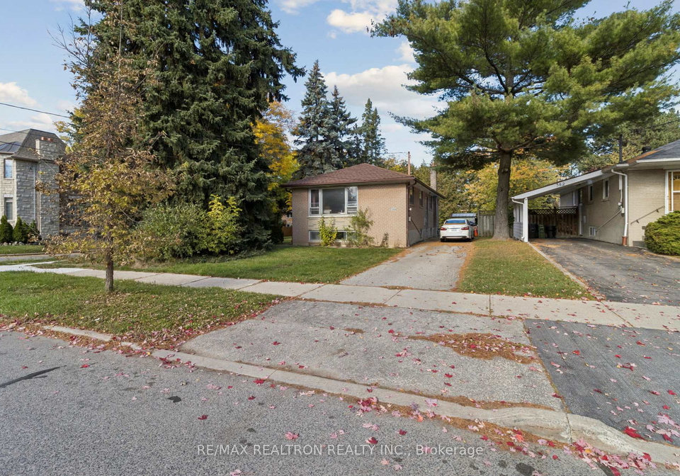 364-patricia-avenue-toronto-ontario-c12494664