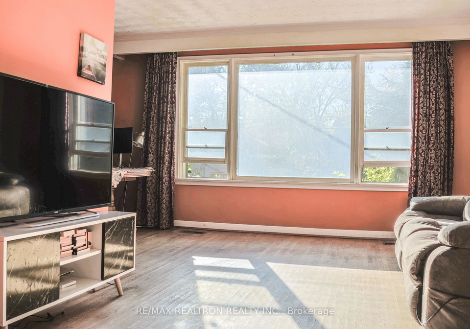 364-patricia-avenue-toronto-ontario-c12494664