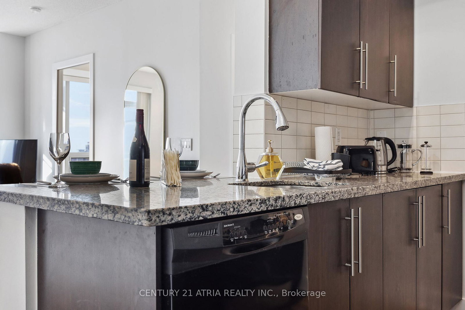 28-linden-street-toronto-ontario-c12494844