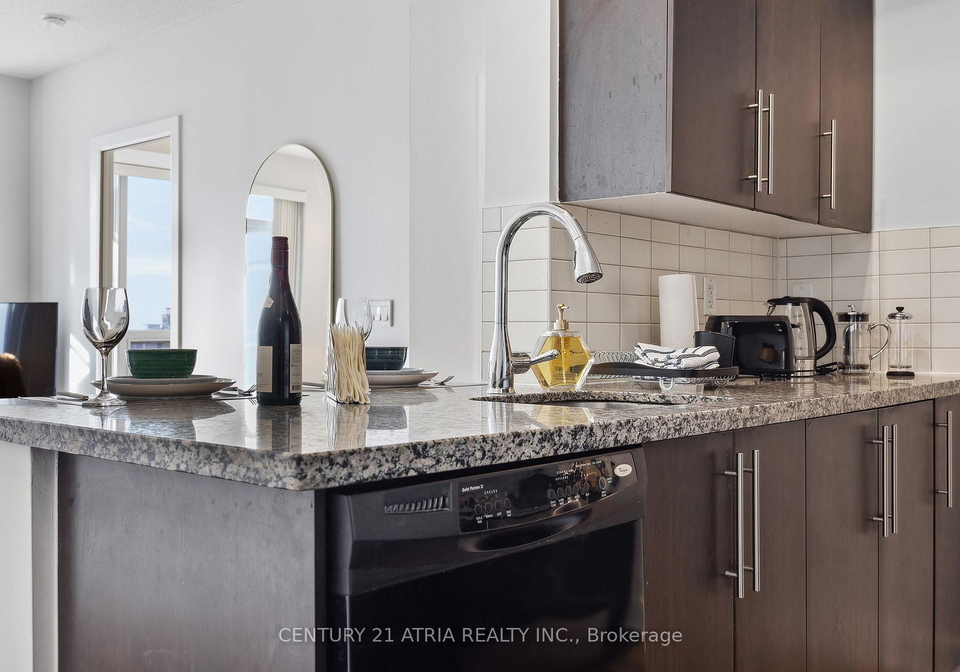 28-linden-street-toronto-ontario-c12494844