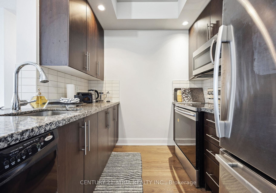 28-linden-street-toronto-ontario-c12494844