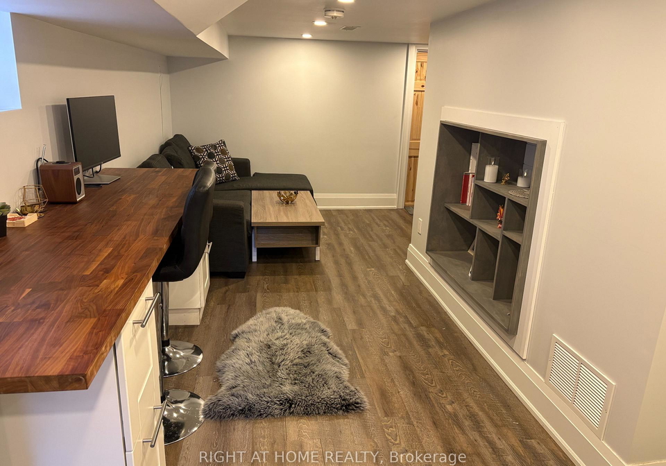 39-amherst-avenue-toronto-ontario-c12495872