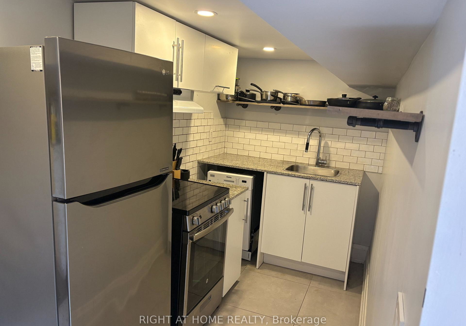 39-amherst-avenue-toronto-ontario-c12495872
