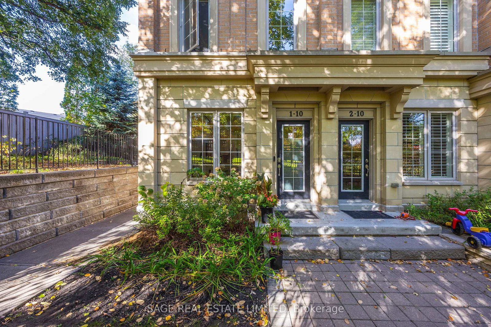 10-hargrave-lane-s-north-york-ontario-c12496522