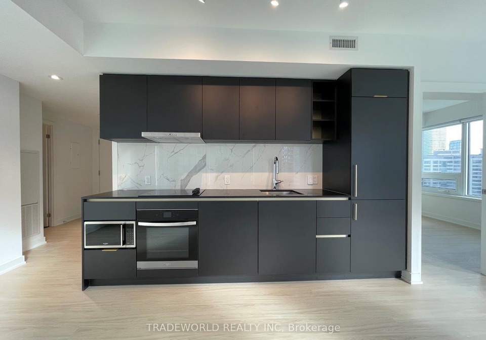 8-wellesley-street-w-toronto-ontario-c12497626