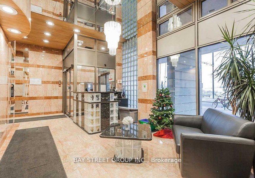 250-queens-quay-w-toronto-ontario-c12497946