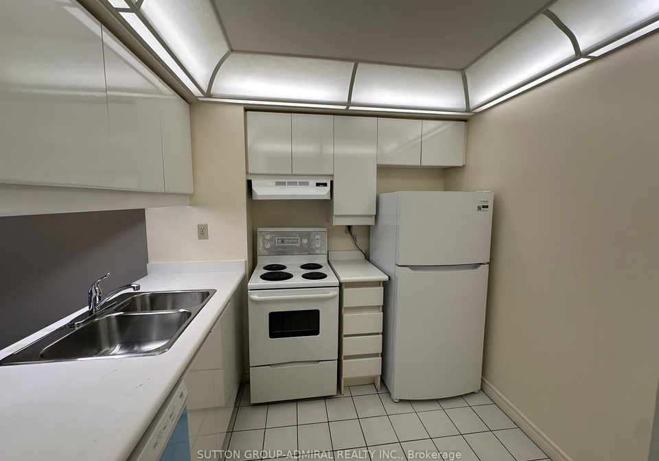 736-bay-street-toronto-ontario-c12497956