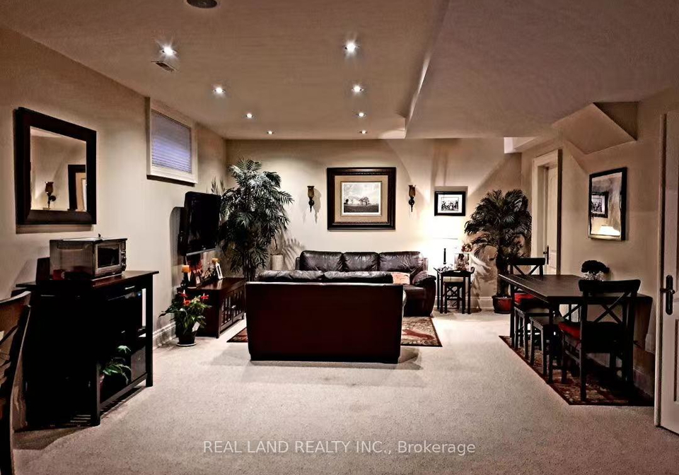 102-hollywood-avenue-north-york-ontario-c12498212