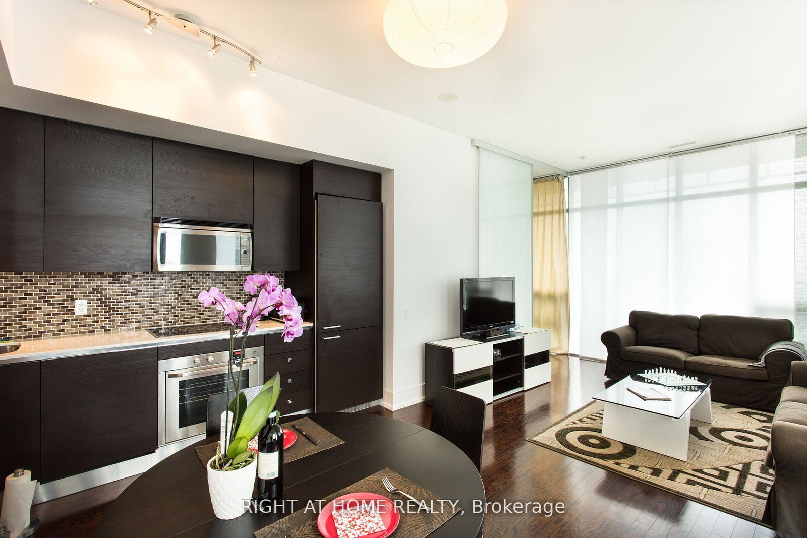 33-charles-street-e-toronto-ontario-c12498228
