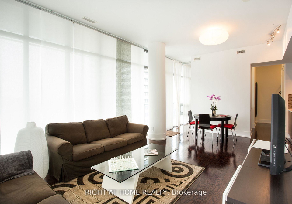 33-charles-street-e-toronto-ontario-c12498228