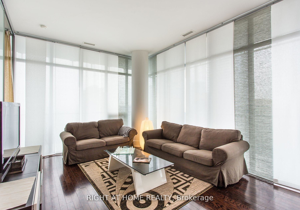 33-charles-street-e-toronto-ontario-c12498228