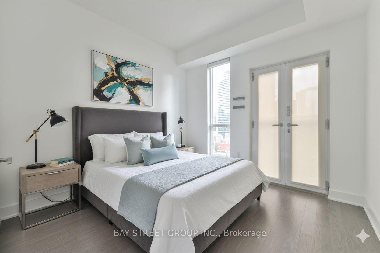 955-bay-street-toronto-ontario-c12498446