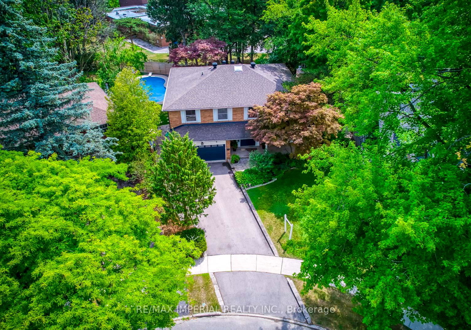 8-medalist-road-north-york-ontario-c12498530