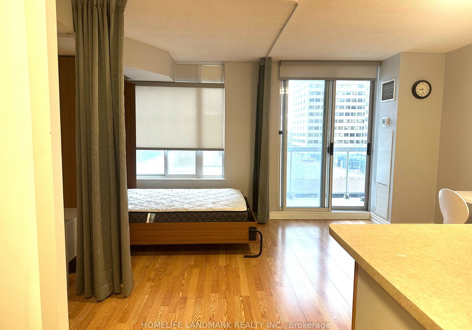 43-eglinton-avenue-e-toronto-ontario-c12498764