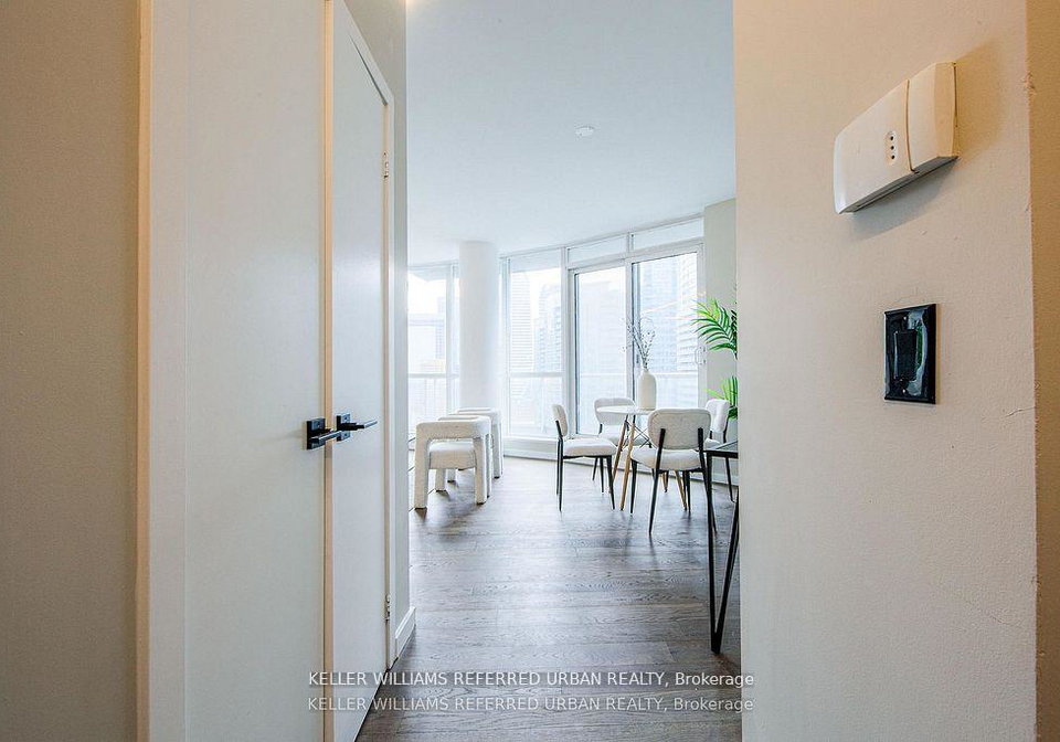 218-queens-quay-w-toronto-ontario-c12499076