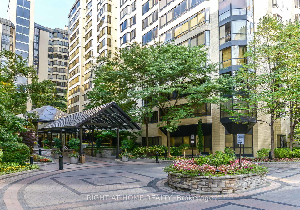 280-simcoe-street-toronto-ontario-c12499272
