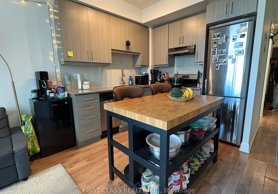 68-canterbury-place-toronto-ontario-c12499778