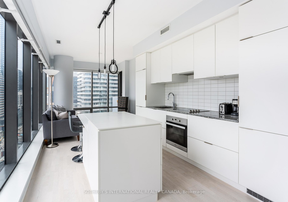 5-st-joseph-street-toronto-ontario-c12499986