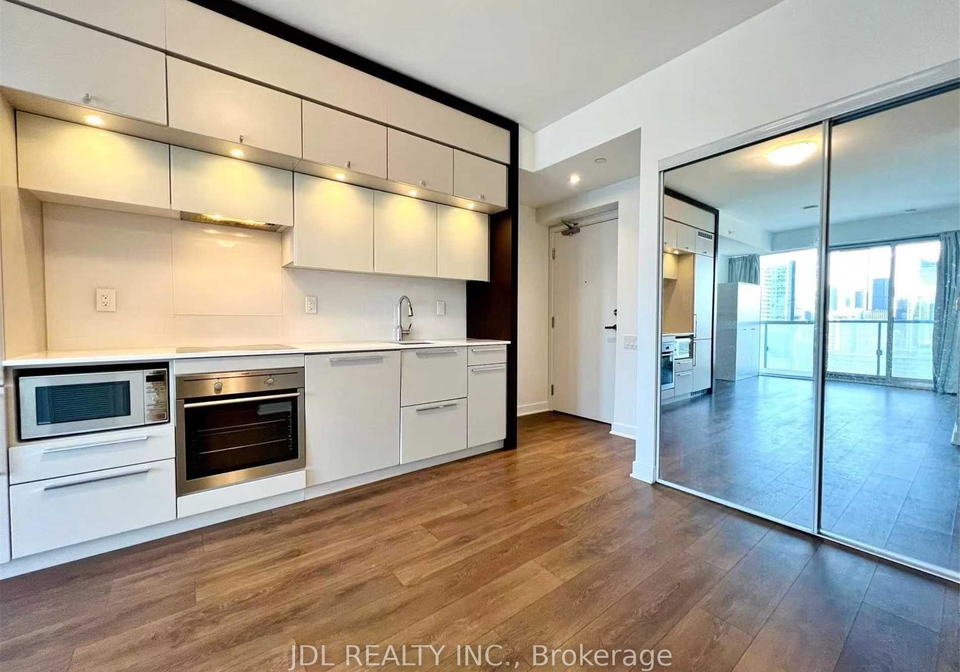 15-grenville-street-toronto-ontario-c12500148