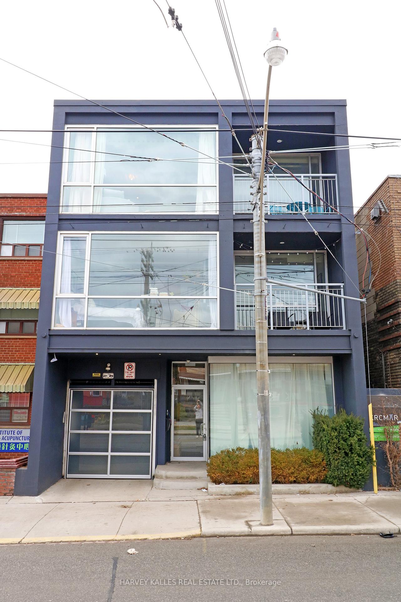 214-bathurst-street-toronto-ontario-c12501104