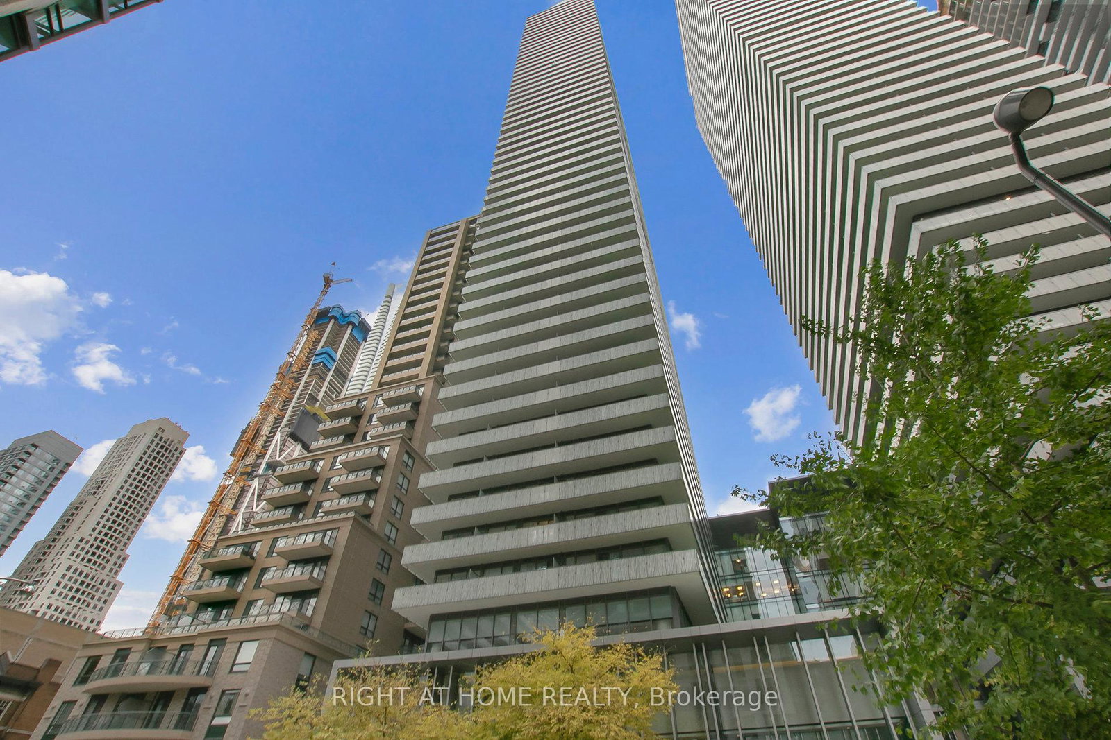42-charles-street-e-toronto-ontario-c12501258