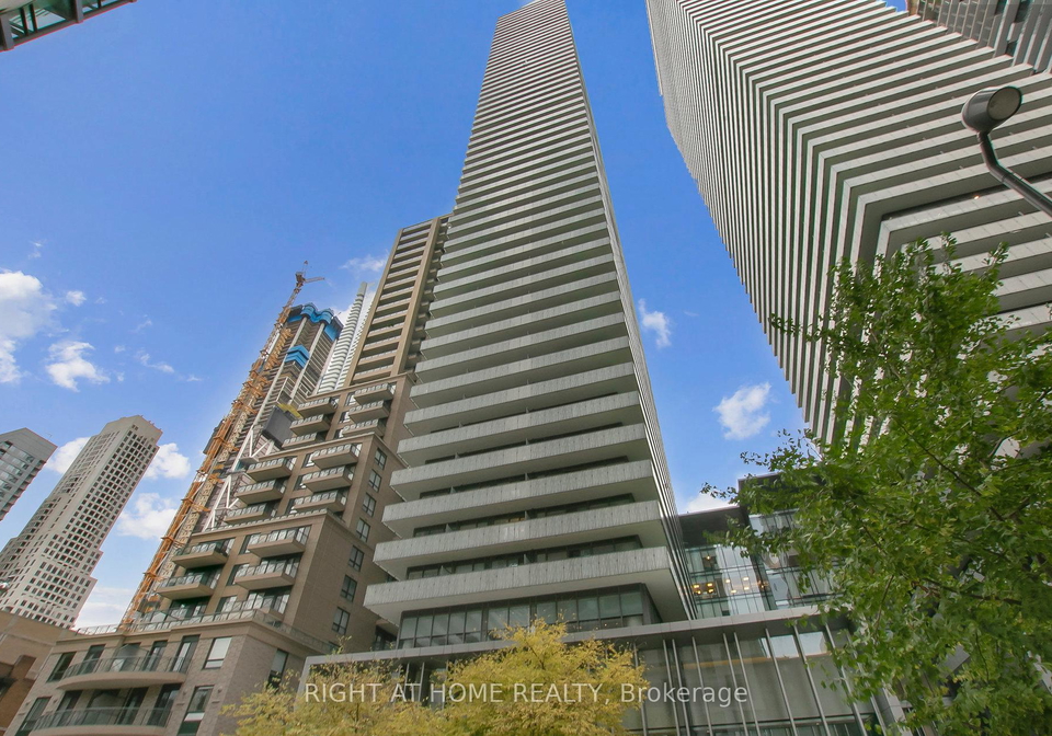 42-charles-street-e-toronto-ontario-c12501258