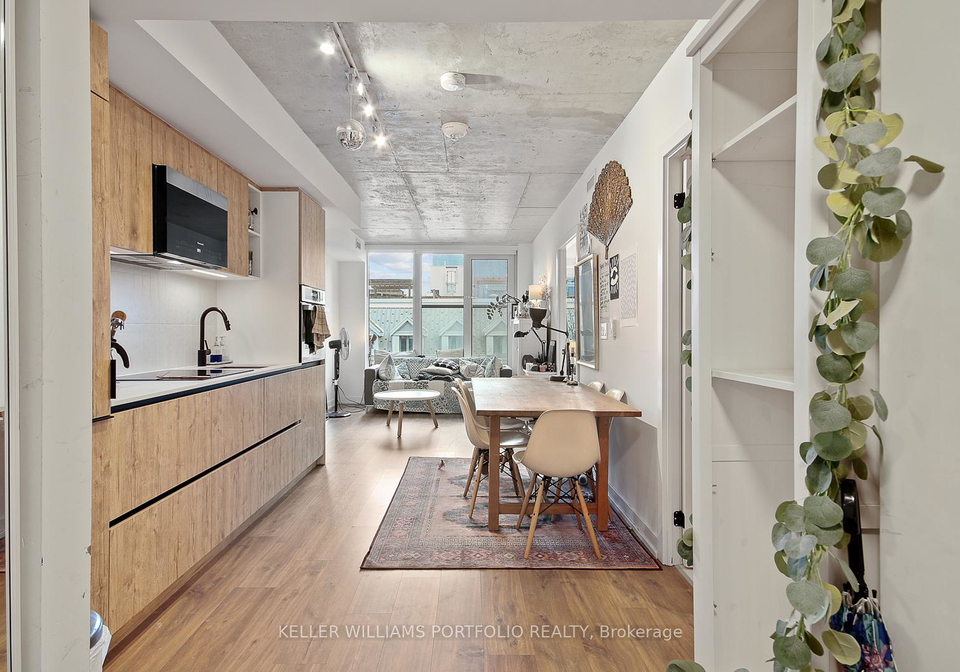 2-augusta-avenue-toronto-ontario-c12502056
