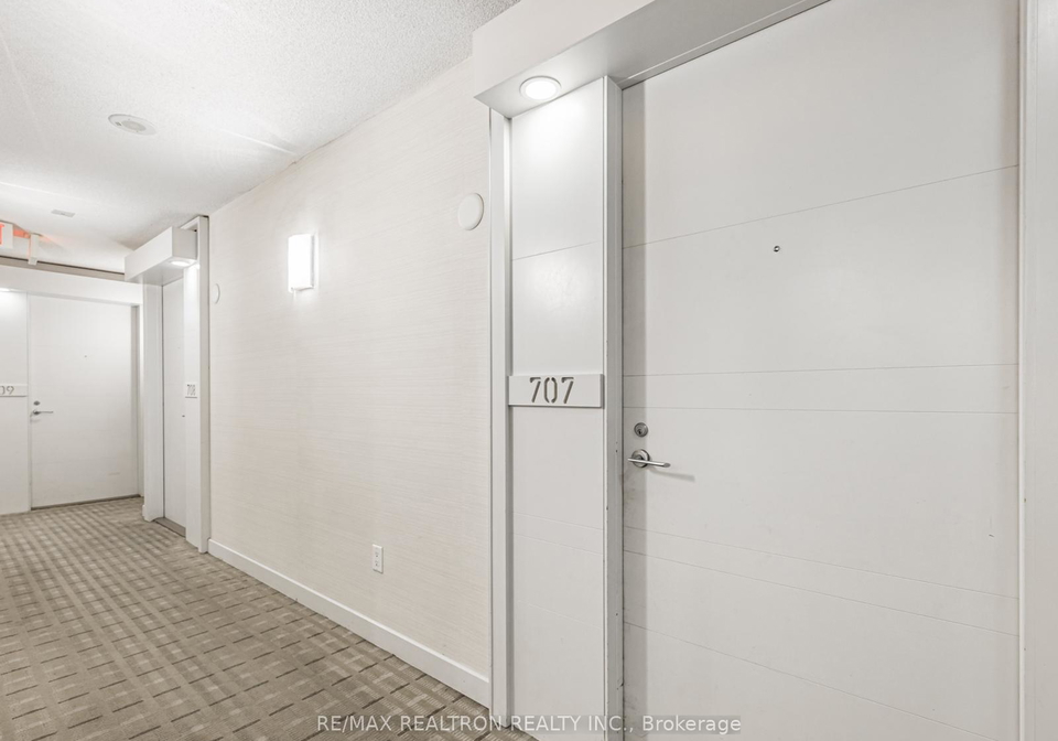 38-grenville-street-toronto-ontario-c12502128