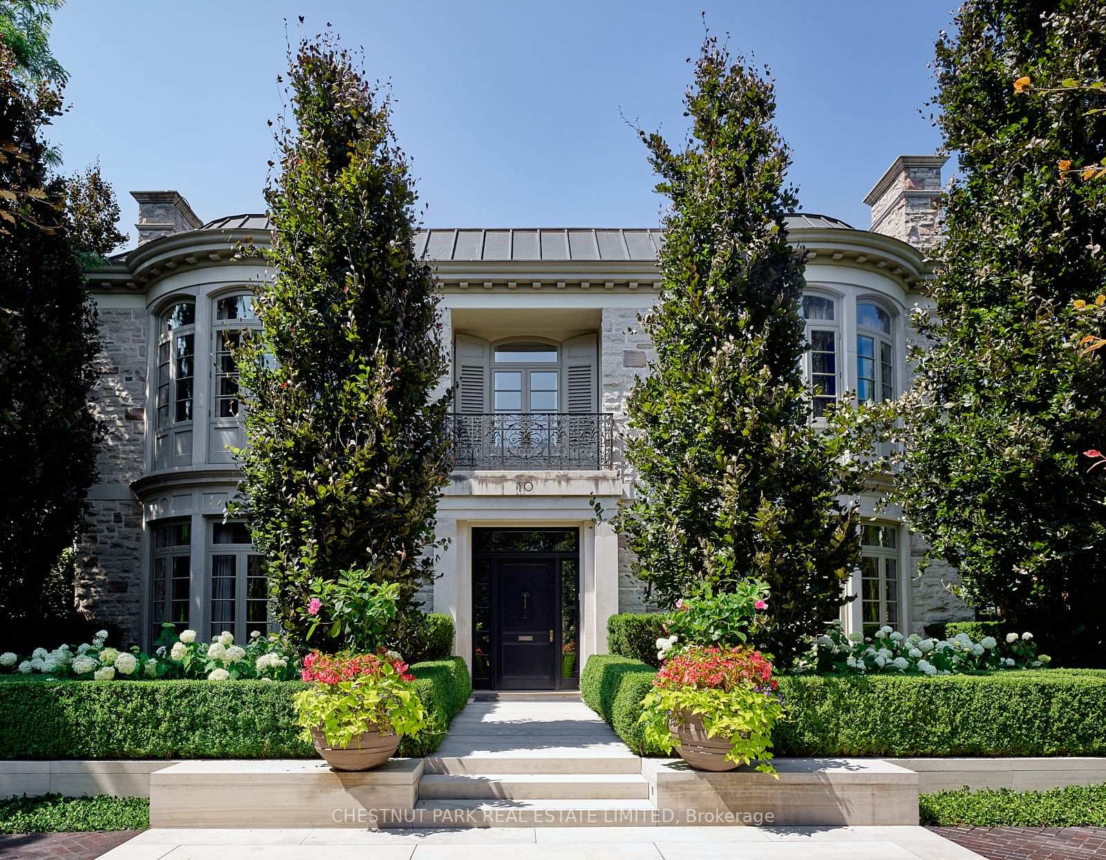 10-shorncliffe-avenue-toronto-ontario-c12502300