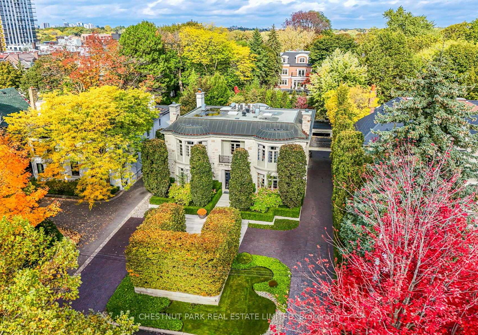 10-shorncliffe-avenue-toronto-ontario-c12502300