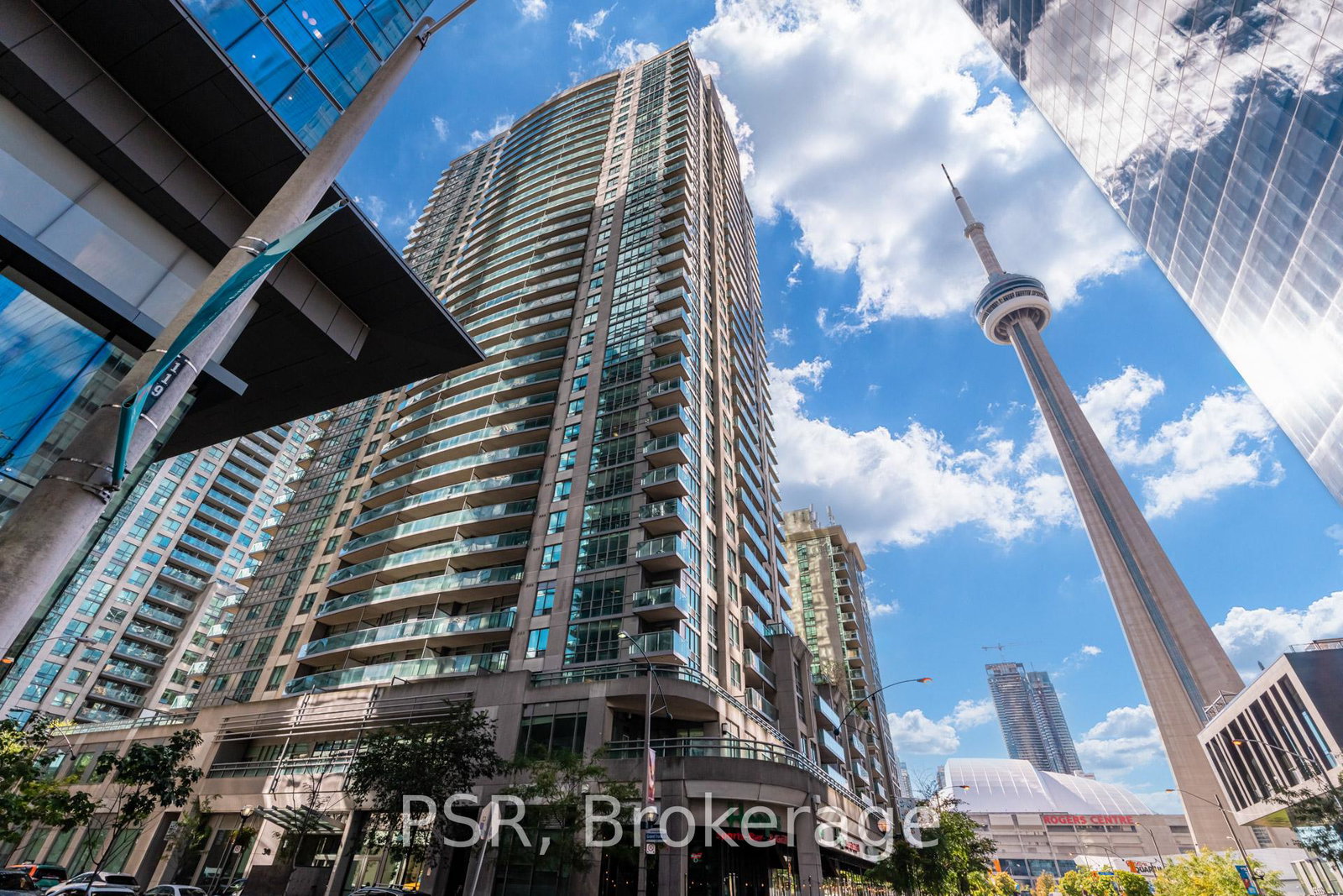 30-grand-trunk-crescent-toronto-ontario-c12502842